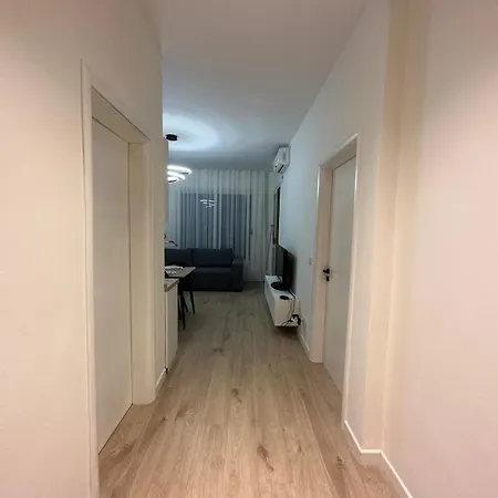 Captain's Seaview * Durrës